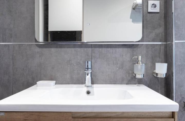 Appartamento A Tan Solo 800 Metros De San Mames Bilbao Esterno foto